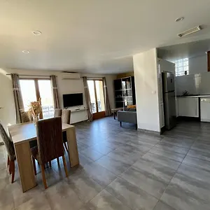 maison-spacieuse-avec-grand-jardin-et-parking.hotels-rhonealpes.com/